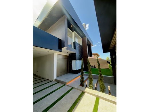 Luxury home in Nueva Caracas, Distrito Capital