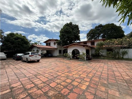 Luxury home in Nueva Caracas, Distrito Capital