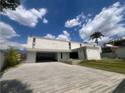 Lüks ev Karakas, Municipio Libertador