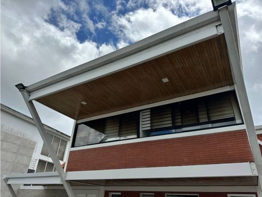 Casa de lujo en Nueva Caracas, Distrito Capital
