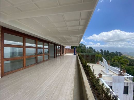 Lüks ev Karakas, Municipio Libertador