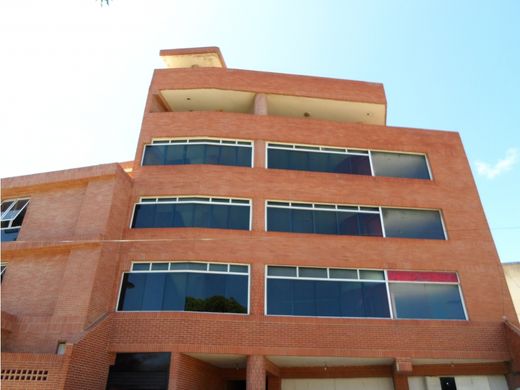 Edificio en Catia La Mar, Estado La Guaira