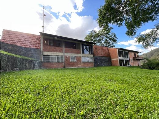 Lüks ev Karakas, Municipio Libertador