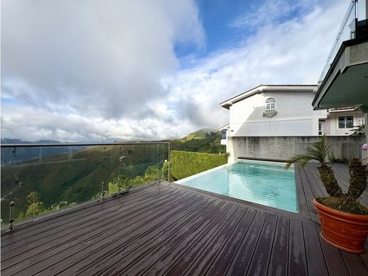 Casa di lusso a San Antonio de Los Altos, Municipio Los Salias