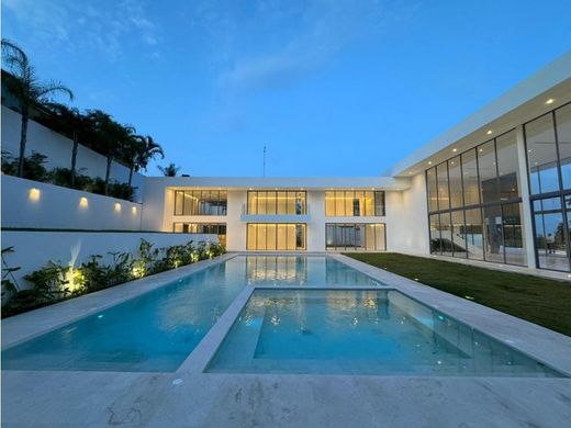 Casa de lujo en Nueva Caracas, Distrito Capital