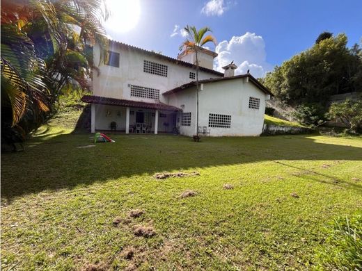 Luxury home in Nueva Caracas, Distrito Capital