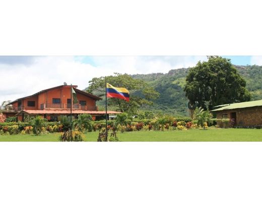 Ρουστίκ ή αγροικία σε Camatagua, Municipio Camatagua