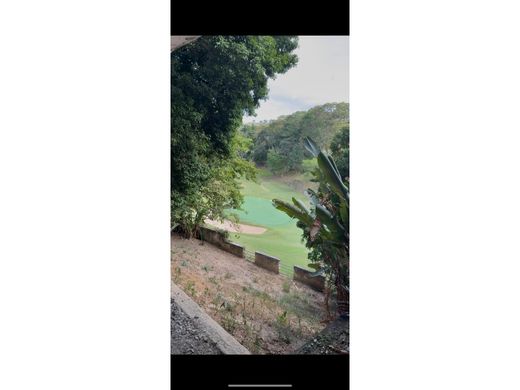 Luxury home in Nueva Caracas, Distrito Capital