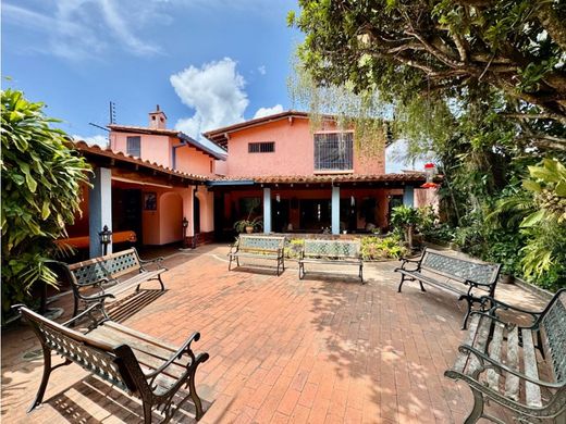 Lüks ev Karakas, Municipio Libertador