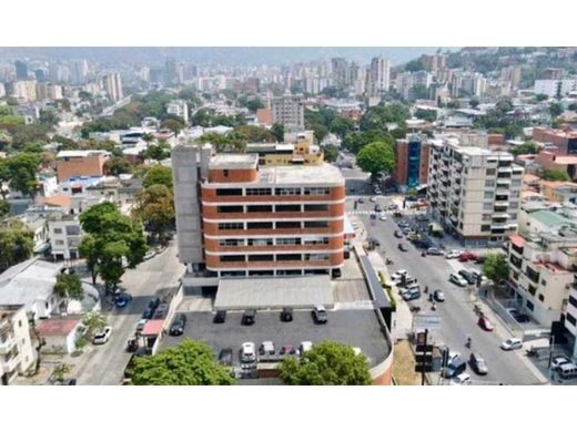 Edificio en Nueva Caracas, Distrito Capital