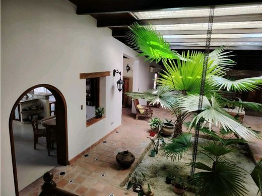 Lüks ev Karakas, Municipio Libertador