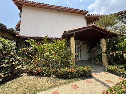 Luxury home in Maracay, Municipio Girardot