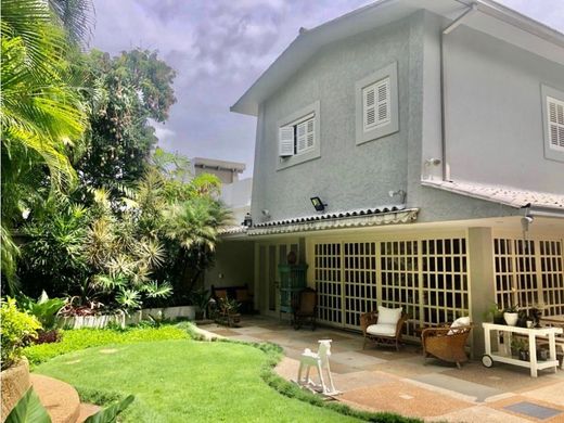 Casa de lujo en Nueva Caracas, Distrito Capital