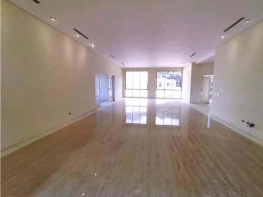 Penthouse Karakas, Municipio Libertador