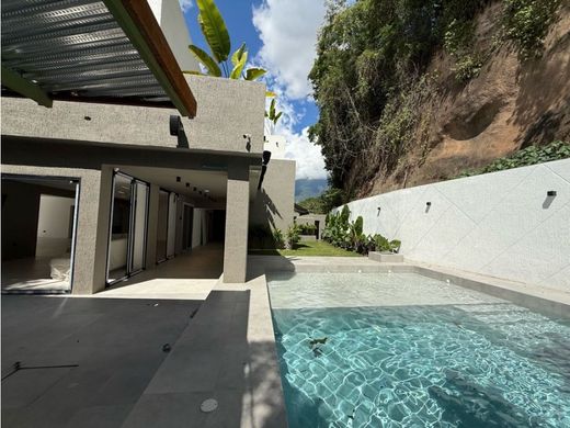 Lüks ev Karakas, Municipio Libertador