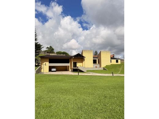 Casa de luxo - Nueva Caracas, Distrito Capital