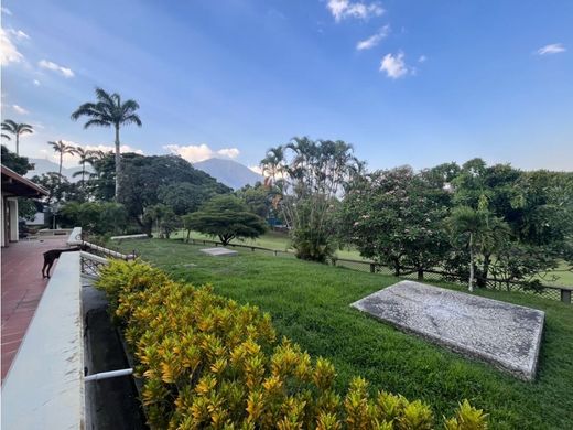Luxury home in Nueva Caracas, Distrito Capital