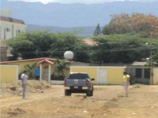 ‏קרקע ב  Caro, Estado Falcón