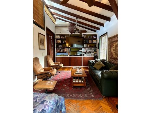 Lüks ev Karakas, Municipio Libertador