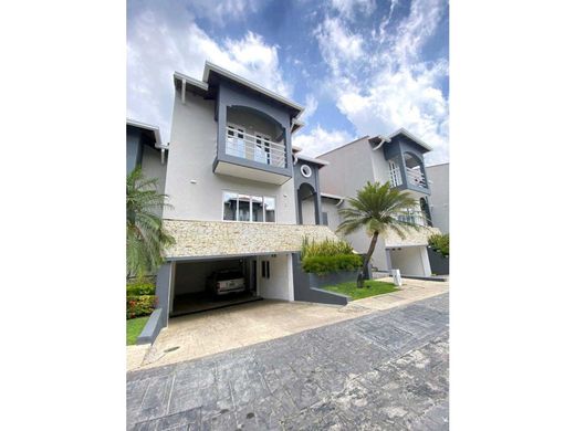 Элитный дом, Maracay, Municipio Girardot