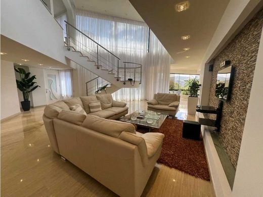 Cobertura - Nueva Caracas, Distrito Capital