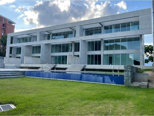 Dublex Nueva Caracas, Distrito Capital