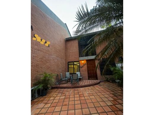 Lüks ev Karakas, Municipio Libertador