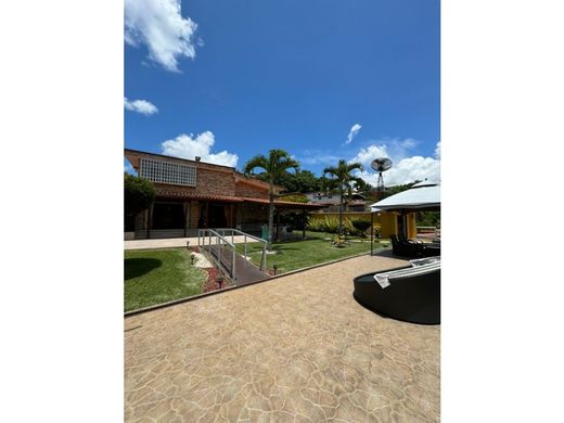 Lüks ev Karakas, Municipio Libertador