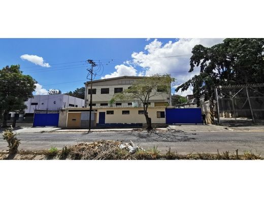 Edificio en Guarenas, Municipio Plaza