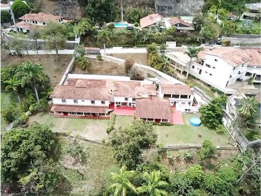 Luxury home in Nueva Caracas, Distrito Capital
