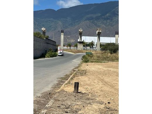 Land in Guatire, Municipio Zamora