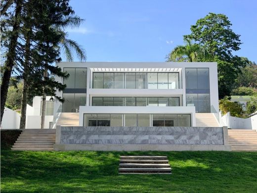 Luxury home in Nueva Caracas, Distrito Capital