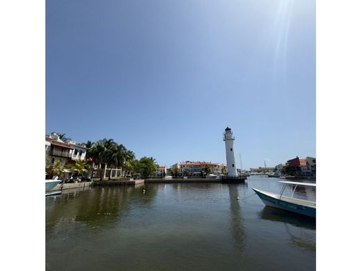 호화 저택 / Puerto La Cruz, Municipio Juan Antonio Sotillo