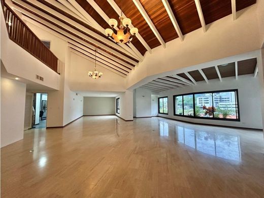 Apartment / Etagenwohnung in Nueva Caracas, Distrito Capital