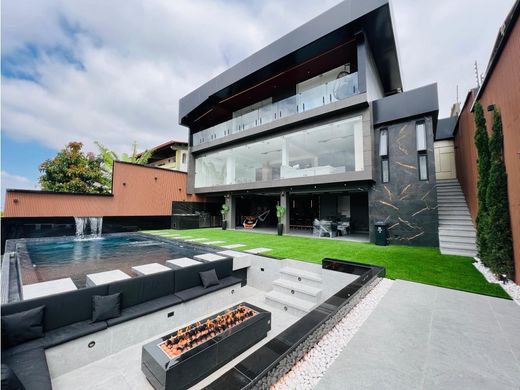 Luxury home in Nueva Caracas, Distrito Capital