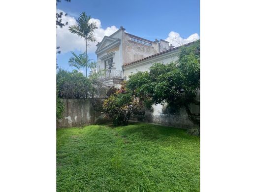 Casa de luxo - Nueva Caracas, Distrito Capital