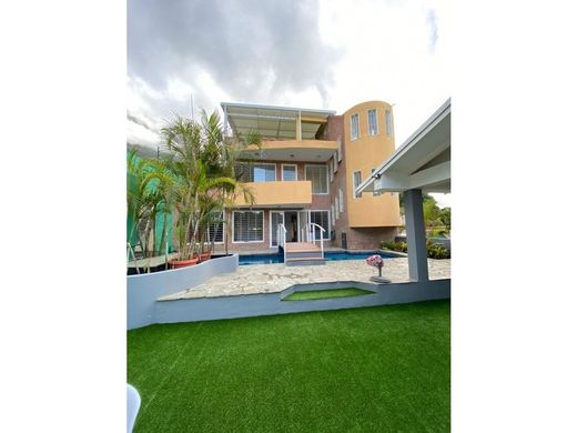 Lüks ev Karakas, Municipio Libertador