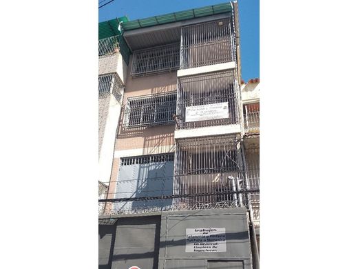 Complexos residenciais - Caracas, Municipio Libertador