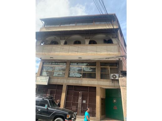 Edificio en Guarenas, Municipio Plaza