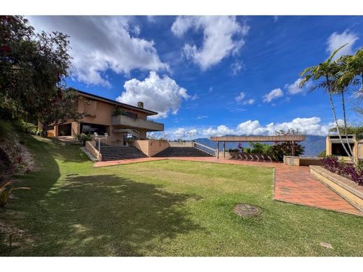 Luxury home in Nueva Caracas, Distrito Capital