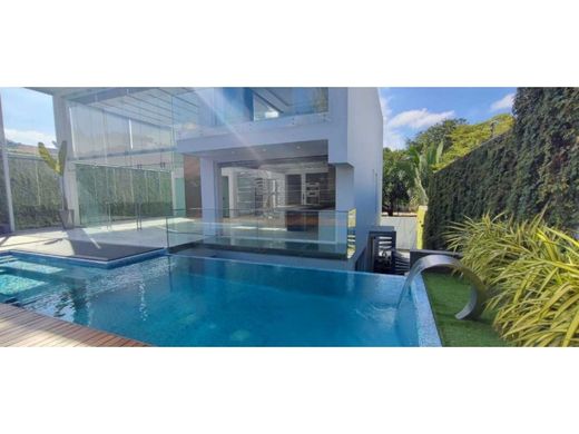 Lüks ev Karakas, Municipio Libertador