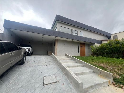 Luxury home in Nueva Caracas, Distrito Capital