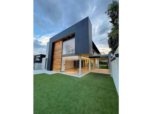 Luxus-Haus in Nueva Caracas, Distrito Capital