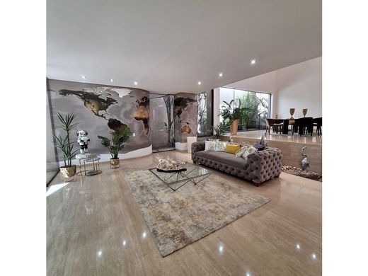 Luxury home in Nueva Caracas, Distrito Capital