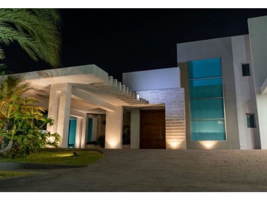 Luxus-Haus in Lecherías, Estado Anzoátegui