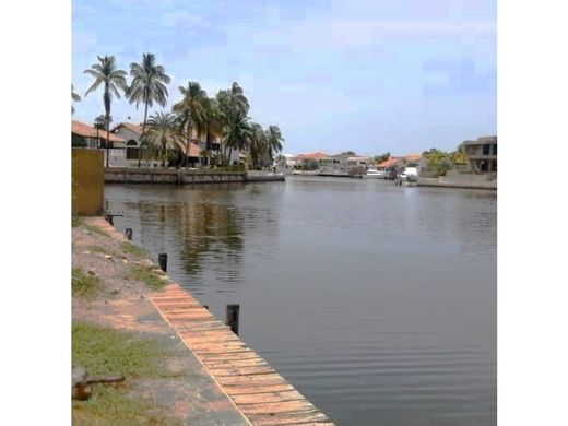 Grundstück in Lecherías, Estado Anzoátegui