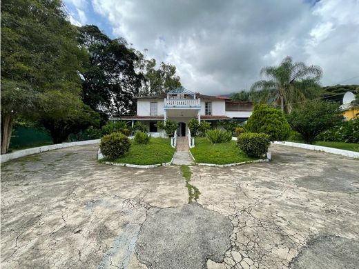 Lüks ev Karakas, Municipio Libertador