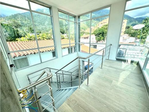 Lüks ev Karakas, Municipio Libertador