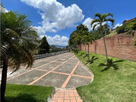 Lüks ev Karakas, Municipio Libertador