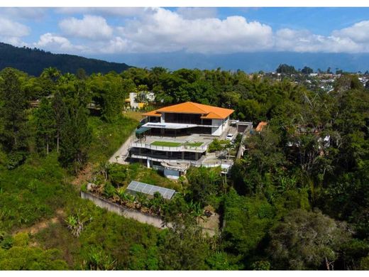 Lüks ev Karakas, Municipio Libertador